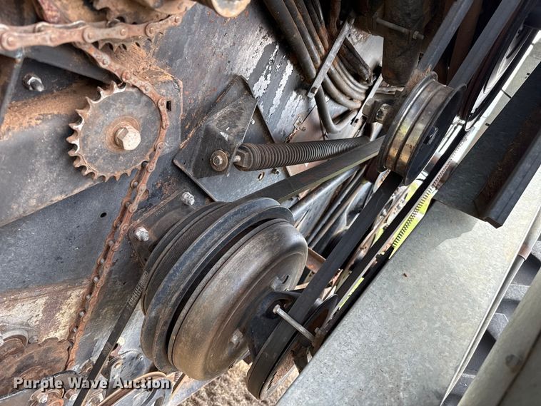 image for item EP0526 Gleaner L combine