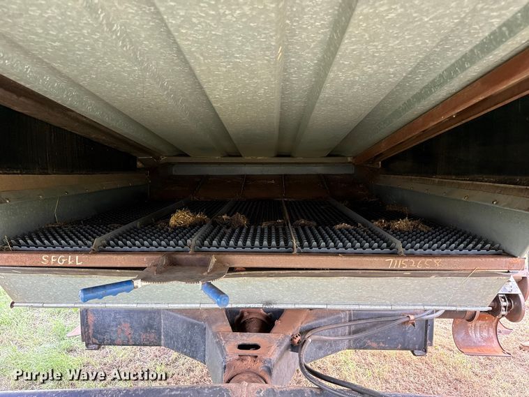 image for item EP0526 Gleaner L combine