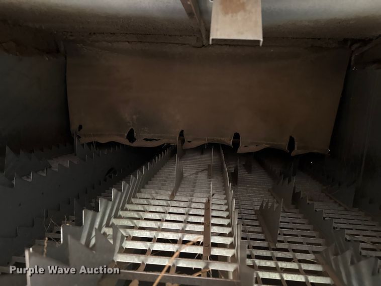 image for item EP0526 Gleaner L combine