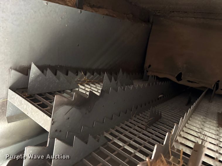 image for item EP0526 Gleaner L combine