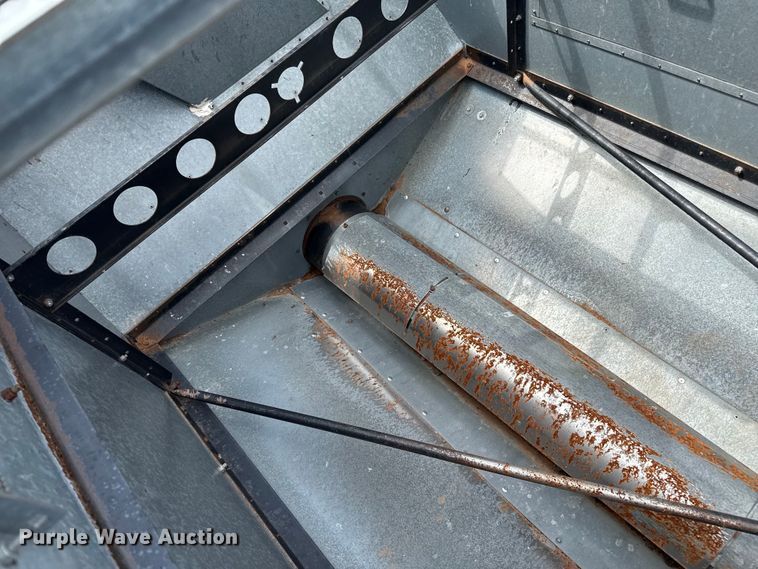 image for item EP0526 Gleaner L combine