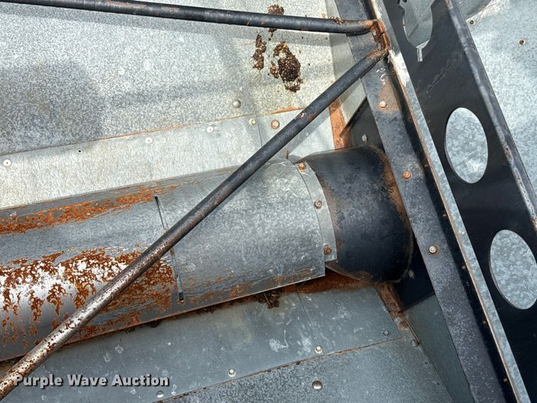 image for item EP0526 Gleaner L combine