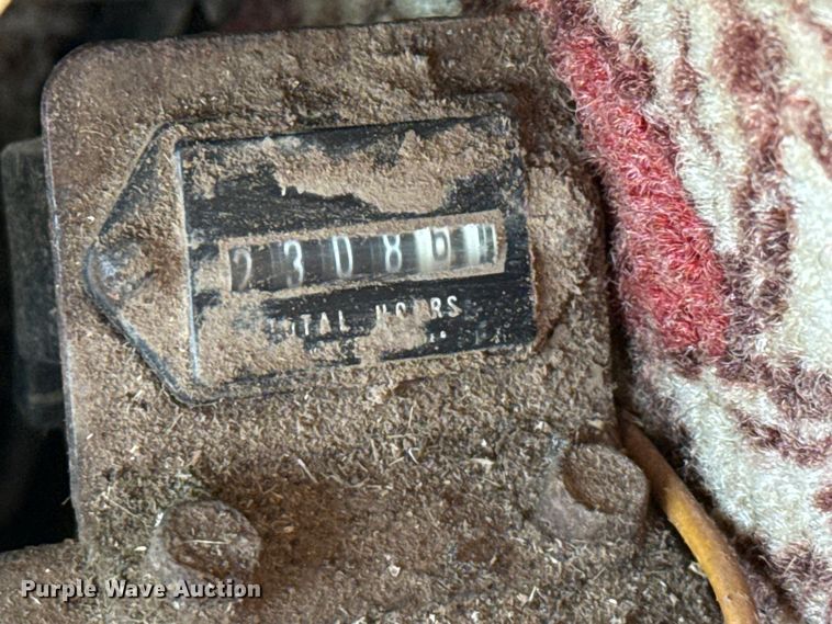 image for item EP0526 Gleaner L combine