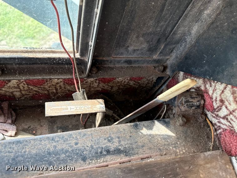 image for item EP0526 Gleaner L combine