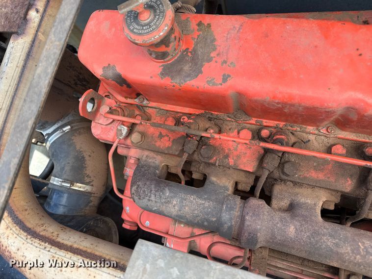 image for item EP0526 Gleaner L combine