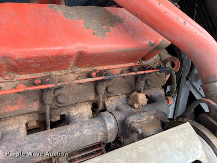 image for item EP0526 Gleaner L combine