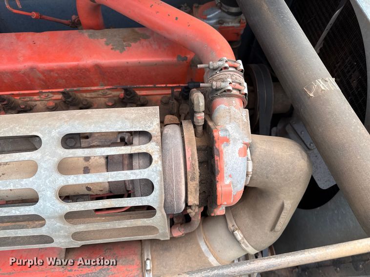 image for item EP0526 Gleaner L combine