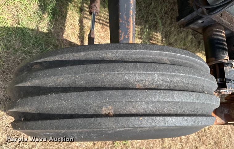 image for item EP0526 Gleaner L combine