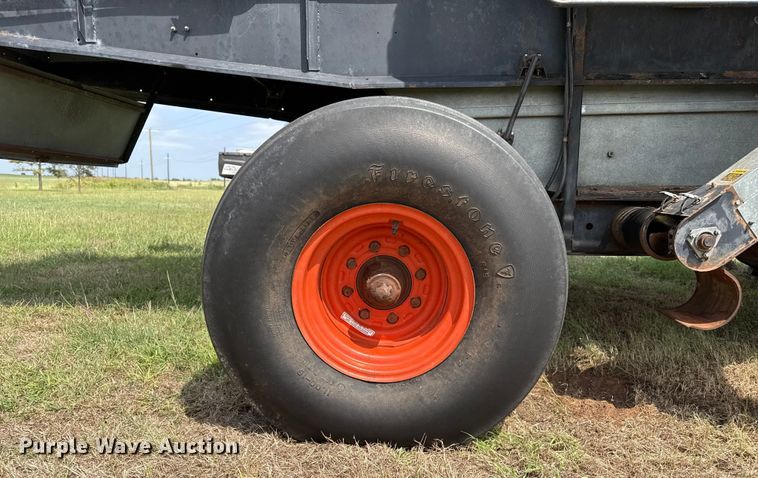 image for item EP0526 Gleaner L combine