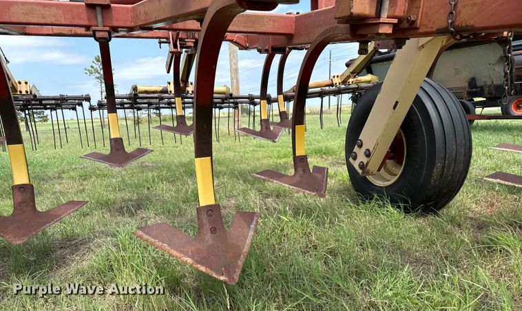 image for item EP0528 Krause 3514 field cultivator