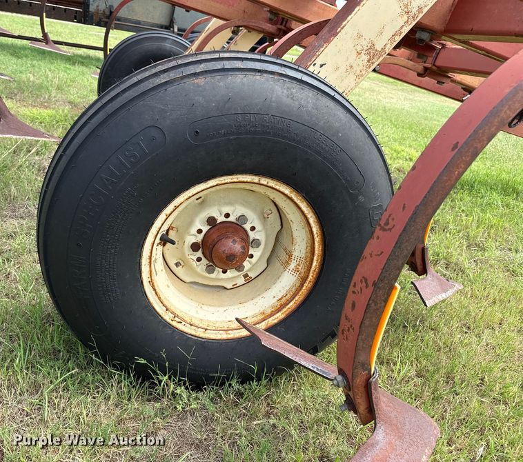 image for item EP0528 Krause 3514 field cultivator