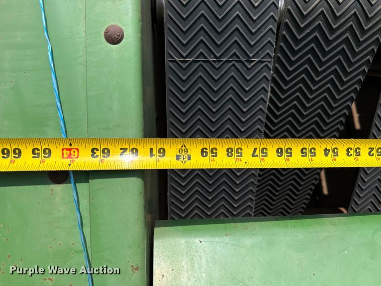 image for item EP0529 1985 John Deere 530 round baler