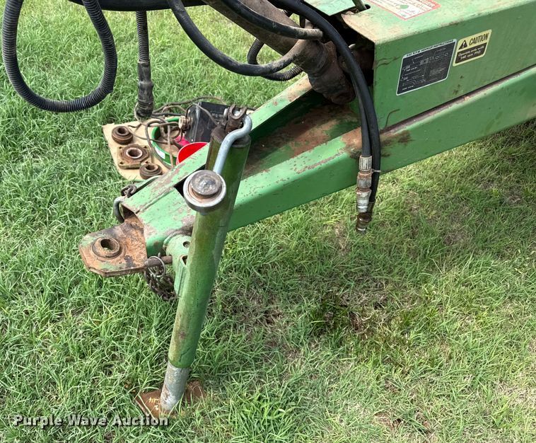 image for item EP0529 1985 John Deere 530 round baler