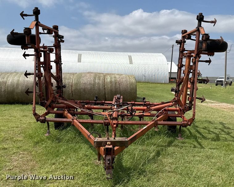 image for item EP0530 Allis Chalmers 1300 field cultivator