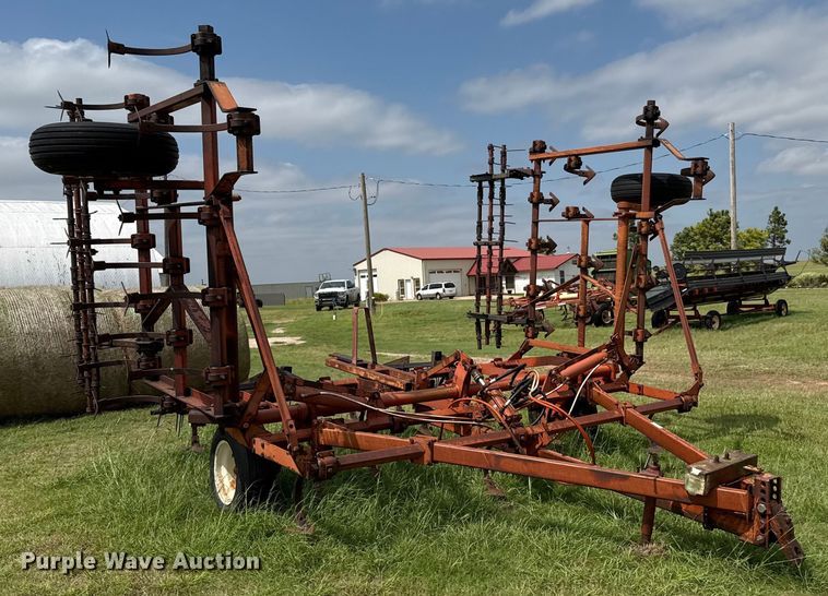 image for item EP0530 Allis Chalmers 1300 field cultivator