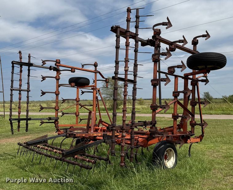image for item EP0530 Allis Chalmers 1300 field cultivator