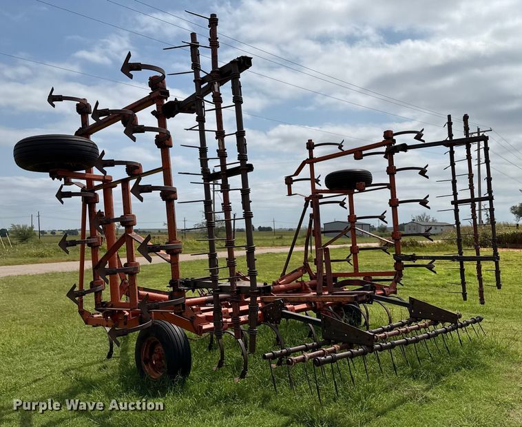 image for item EP0530 Allis Chalmers 1300 field cultivator