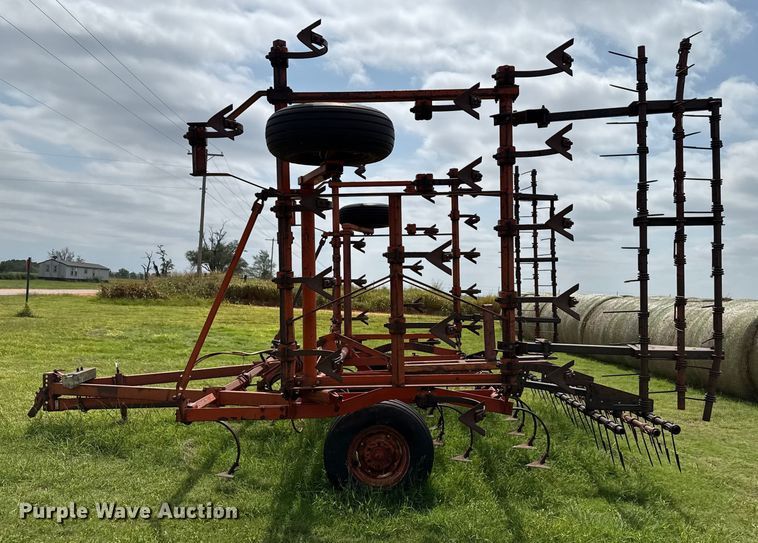 image for item EP0530 Allis Chalmers 1300 field cultivator