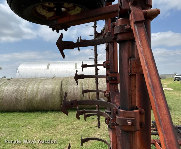 image for item EP0530 Allis Chalmers 1300 field cultivator