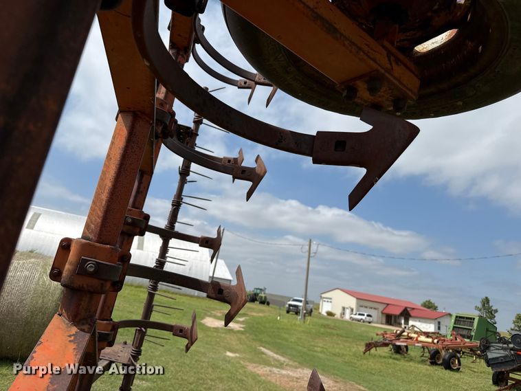 image for item EP0530 Allis Chalmers 1300 field cultivator