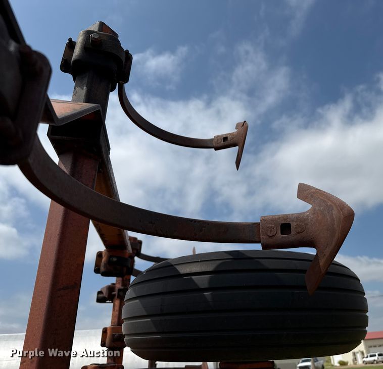 image for item EP0530 Allis Chalmers 1300 field cultivator