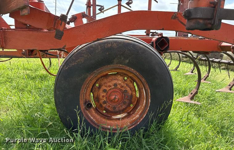 image for item EP0530 Allis Chalmers 1300 field cultivator