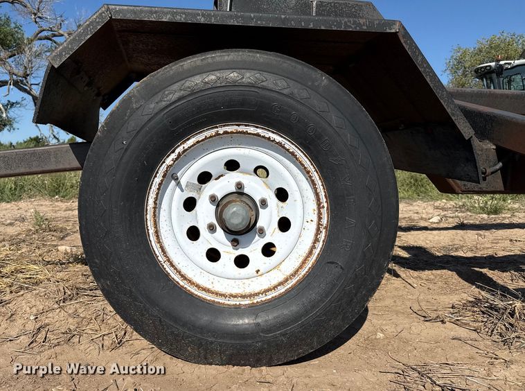 image for item EP0585 Maurer header trailer