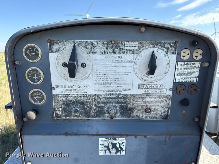 image for item EP0587 Lincoln Shield-Arc 250 welder/generator