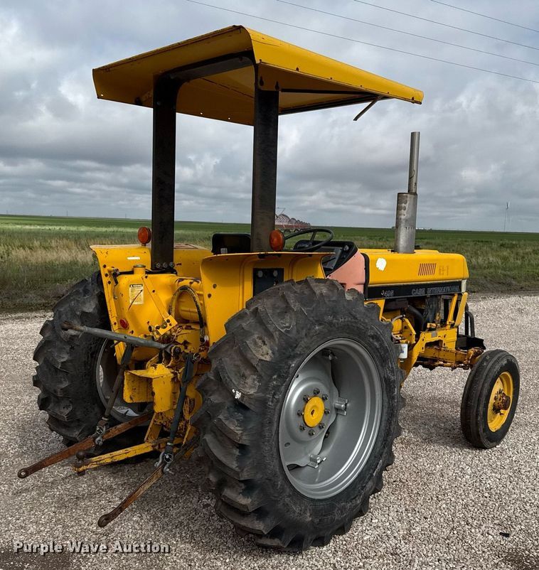 image for item EQ4942 1991 Case IH 495 tractor