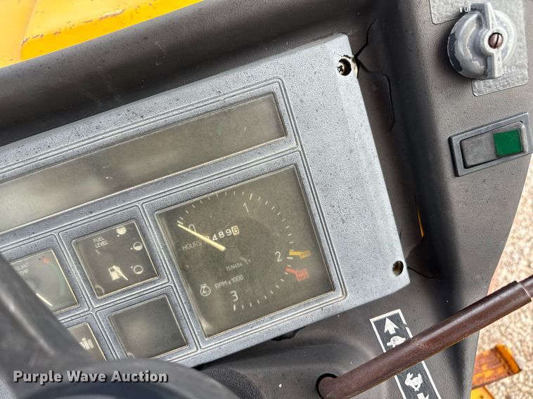 image for item EQ4942 1991 Case IH 495 tractor