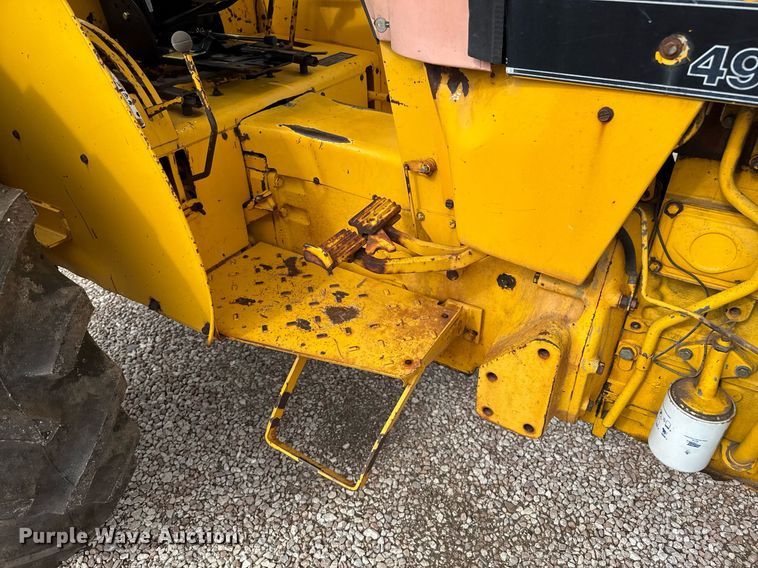 image for item EQ4942 1991 Case IH 495 tractor