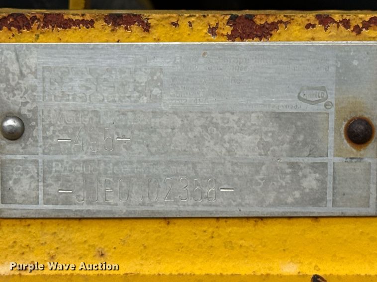 image for item EQ4942 1991 Case IH 495 tractor