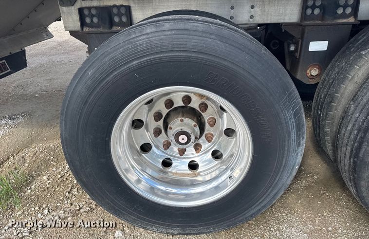 image for item ER2317 2016 Timpte grain trailer