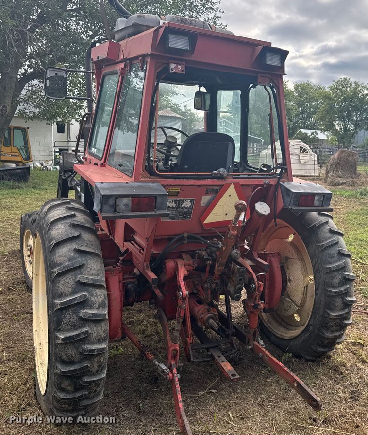 image for item ER2325 Belarus 425A MFWD tractor