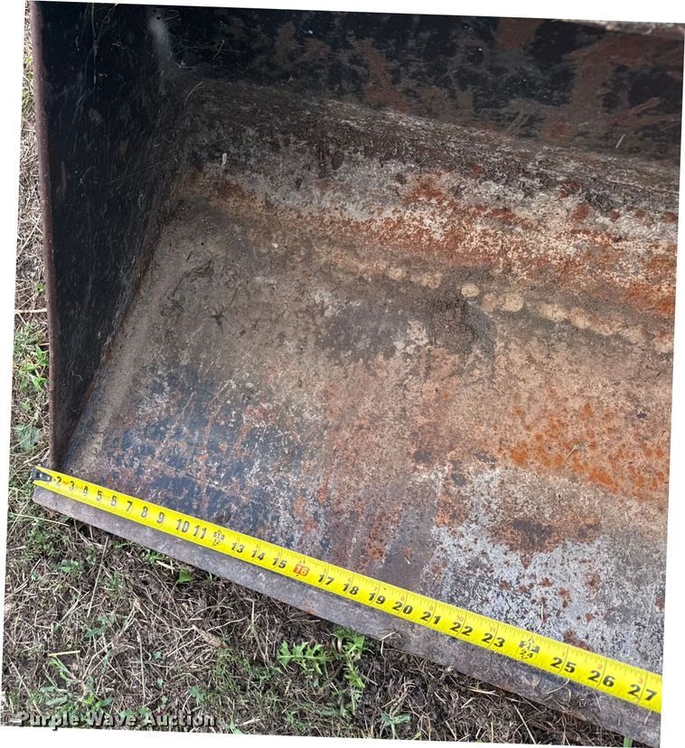 image for item ER2325 Belarus 425A MFWD tractor