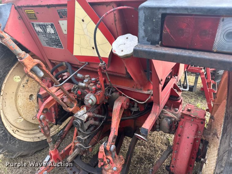 image for item ER2325 Belarus 425A MFWD tractor