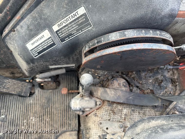 image for item ER2325 Belarus 425A MFWD tractor