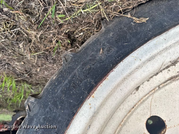 image for item ER2325 Belarus 425A MFWD tractor