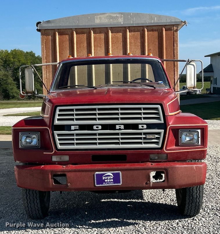 image for item ET3104 1980 Ford  grain truck