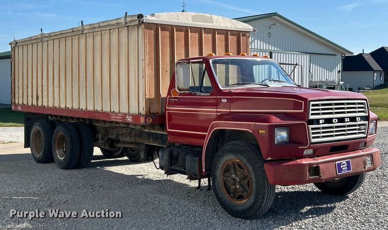 image for item ET3104 1980 Ford  grain truck