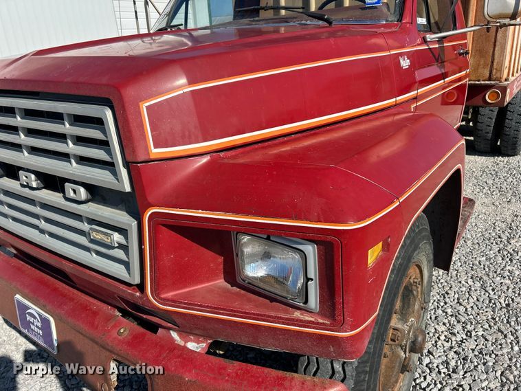 image for item ET3104 1980 Ford  grain truck