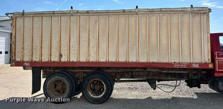 image for item ET3104 1980 Ford  grain truck