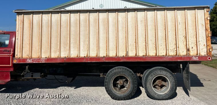 image for item ET3104 1980 Ford  grain truck