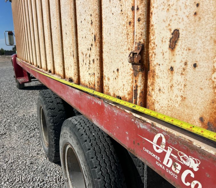 image for item ET3104 1980 Ford  grain truck