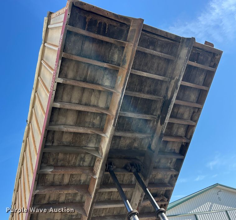 image for item ET3104 1980 Ford  grain truck