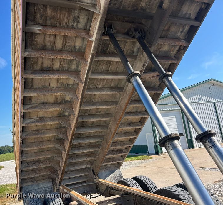 image for item ET3104 1980 Ford  grain truck