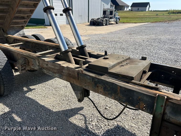 image for item ET3104 1980 Ford  grain truck