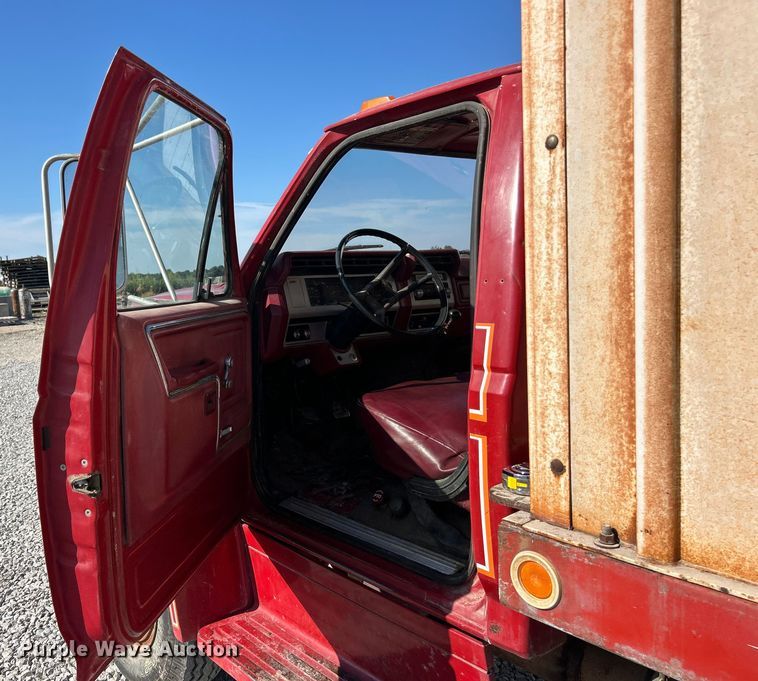 image for item ET3104 1980 Ford  grain truck