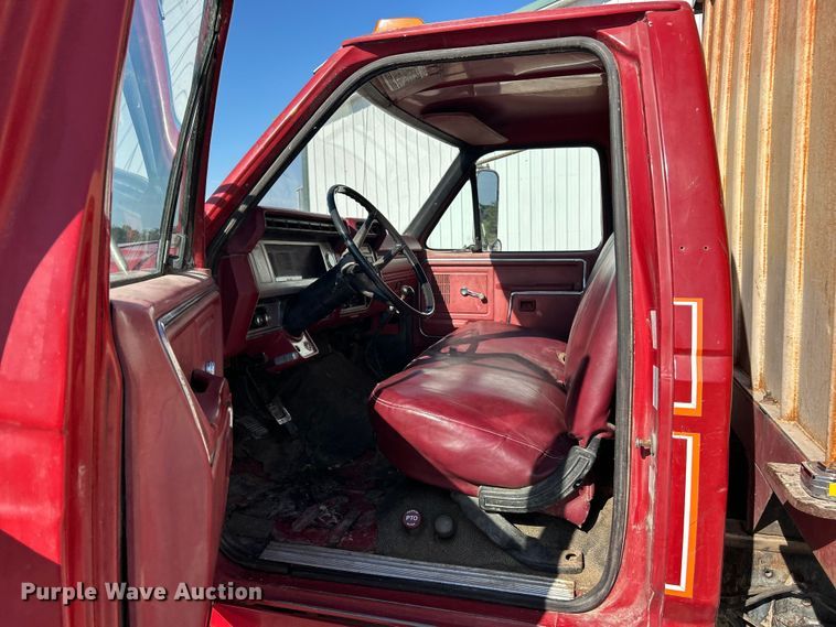 image for item ET3104 1980 Ford  grain truck