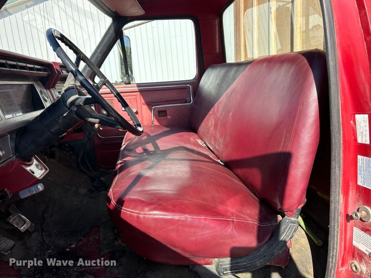 image for item ET3104 1980 Ford  grain truck